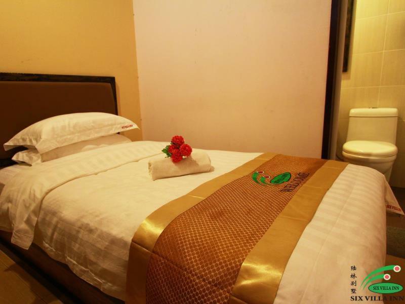 Six Villa Inn Dungun Exterior photo