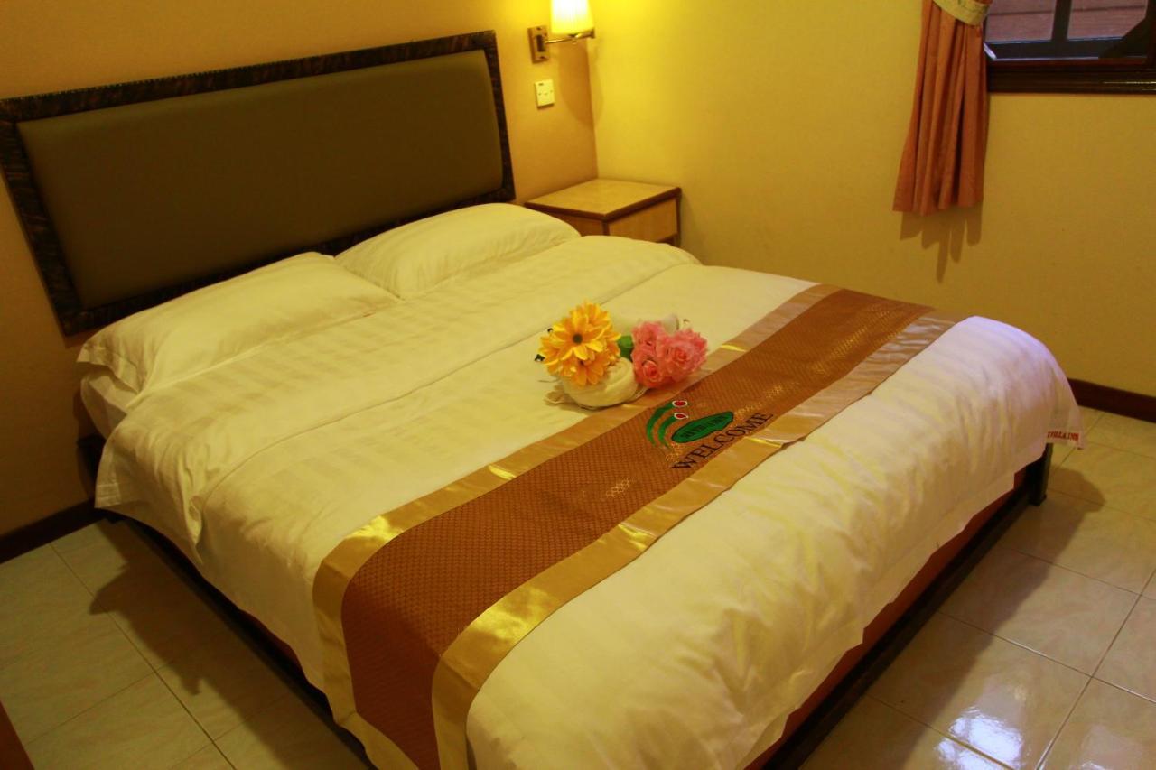 Six Villa Inn Dungun Exterior photo